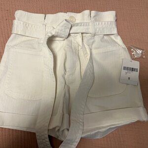 Forever 21 belted baggy cream color shorts SZ S